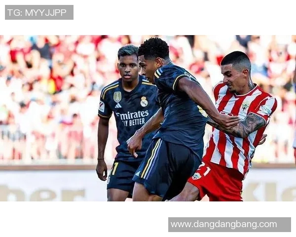 维尼修斯与阿隆索亲密互动缓解皇马更衣室紧张气氛