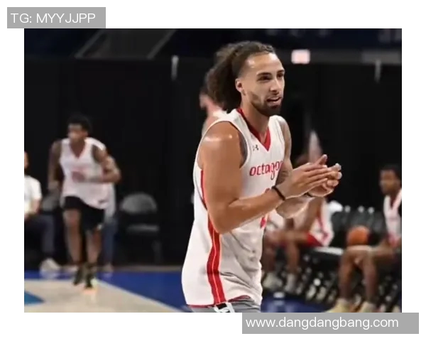 阿尔瓦拉多成为交易市场焦点多支球队持续关注他的动态