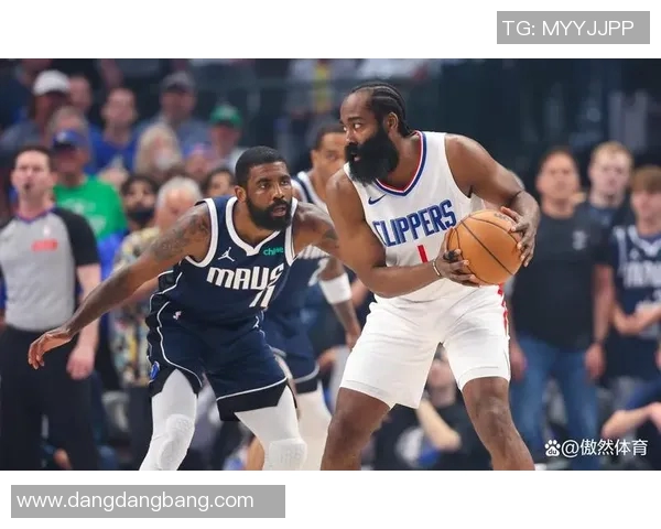 美记报道欧文与独行侠有意续约但球队表现不佳前景未卜