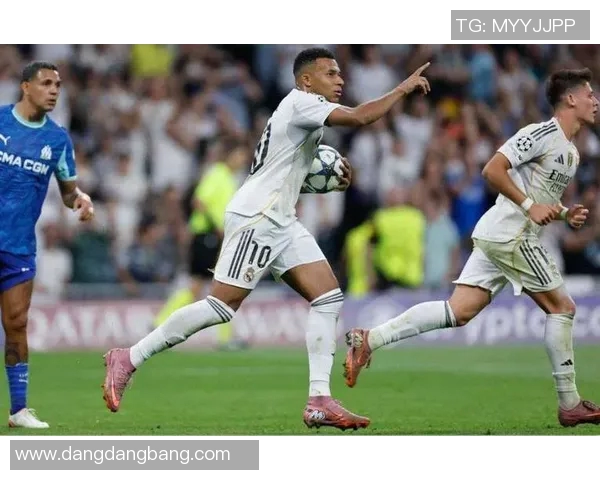 姆巴佩西甲前11轮狂轰13球仅次于C罗成皇马新传奇