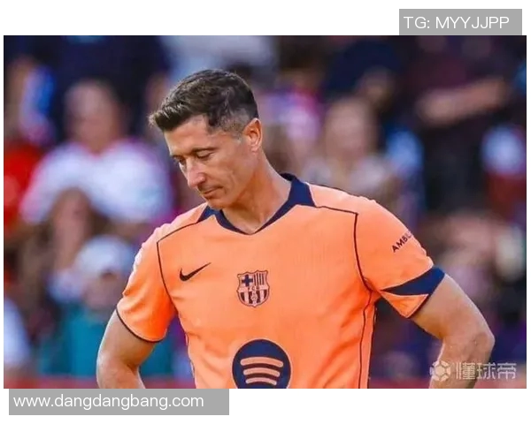 拜仁高层澄清巴萨未拖欠莱万多夫斯基转会费的传闻