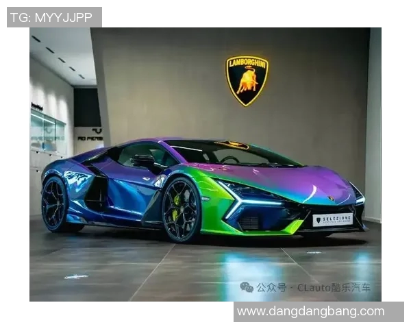 荷兰前国脚经历惊险四车连环撞击兰博基尼惨遭报废