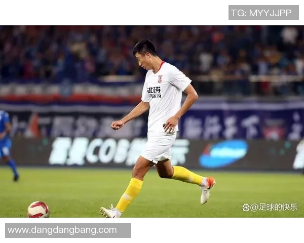 亚泰新任主帅阎峰上任43岁球队名宿力争完成准入首批目标