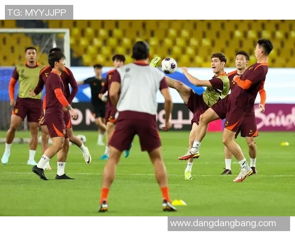 拜合拉木错失单刀良机对方门将神勇扑救令人叹息