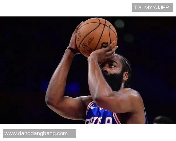 普理查德回忆被哈登晃倒经历直言脚踝无恙心态乐观