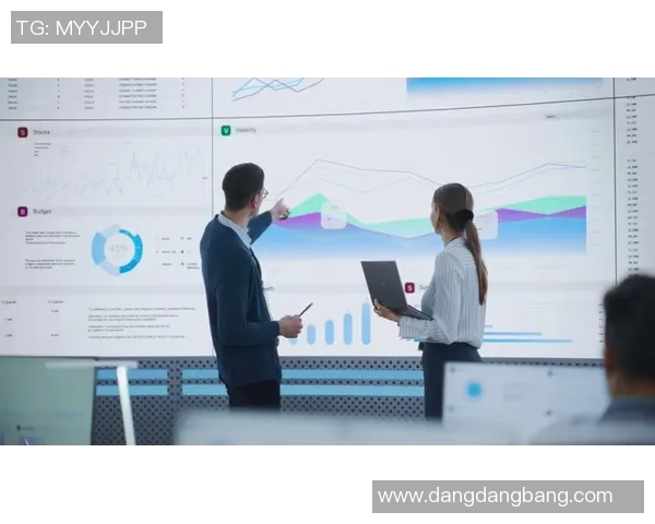 费兰回应社媒负评称躲在屏幕后打字太简单不予理会